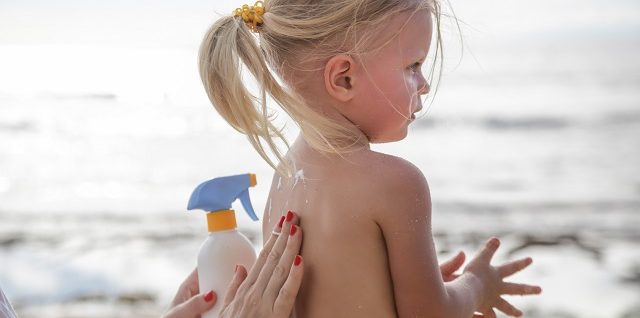 Sonnenschutz für die Kleinsten: So schützt du dein Kind richtig